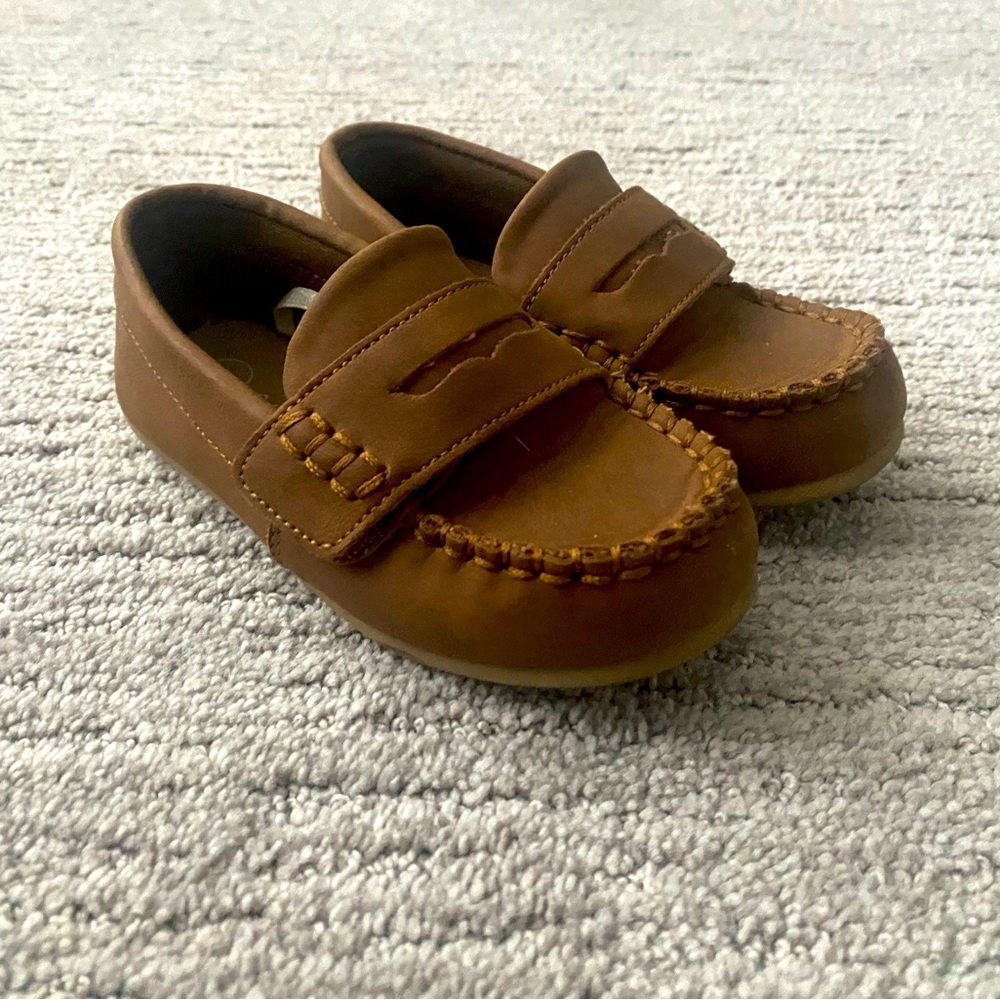 Toddler Loafers NWOT (Size 9)